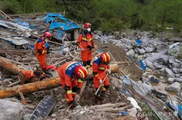 油動式大載荷長航時無人直升機——打造我國應急救援、防汛救災、森林草原消防的“新質戰斗力”！